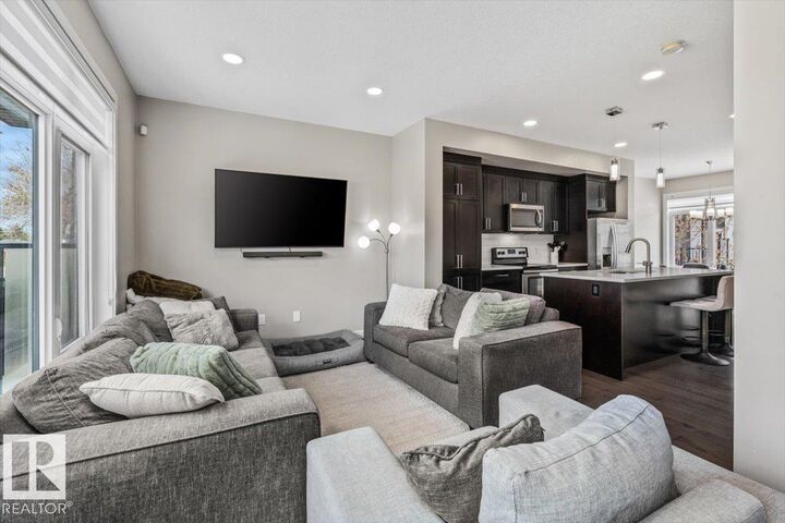 Property Photo:  9005 156 Street NW  AB T5R 1Y7 