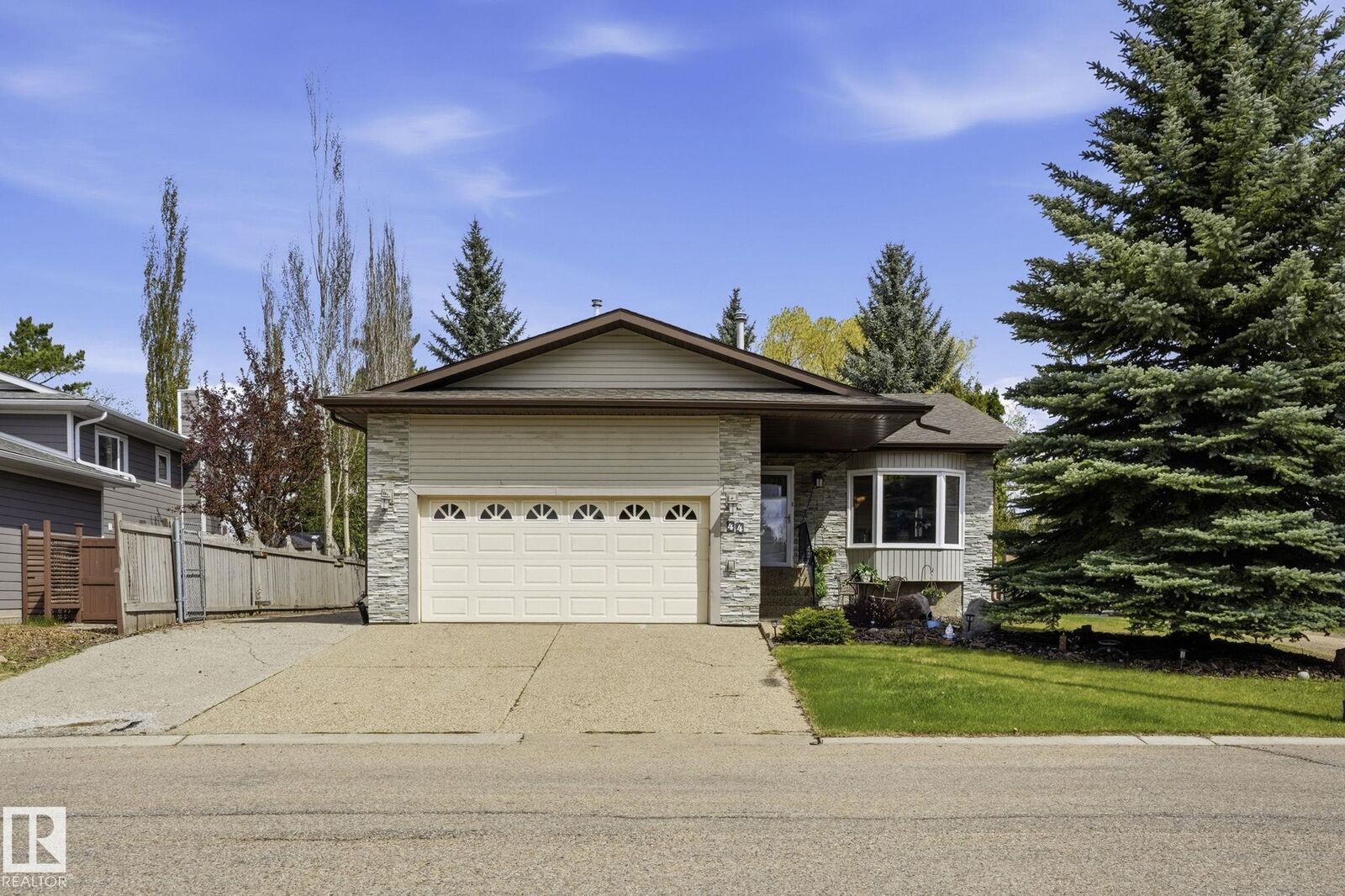 Property Photo: 44 Morel Drive AB T7X 5P9