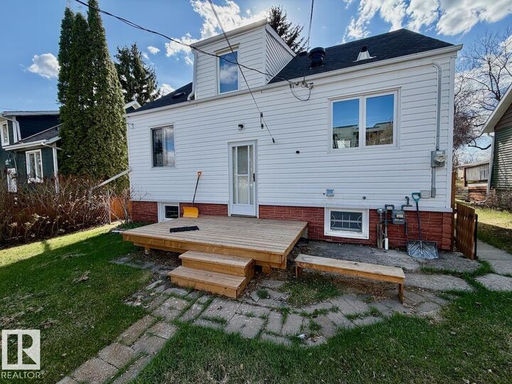 Property Photo:  6719 112A Street NW  AB T6H 3K5 