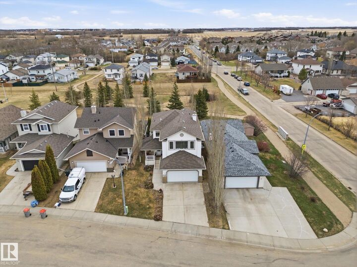 Property Photo:  33 Grayridge Crescent  AB T7Z 2Z3 