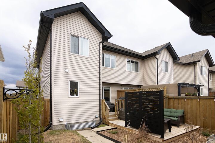 Property Photo:  136 Cy Becker Boulevard NW  AB T5Y 0Y2 