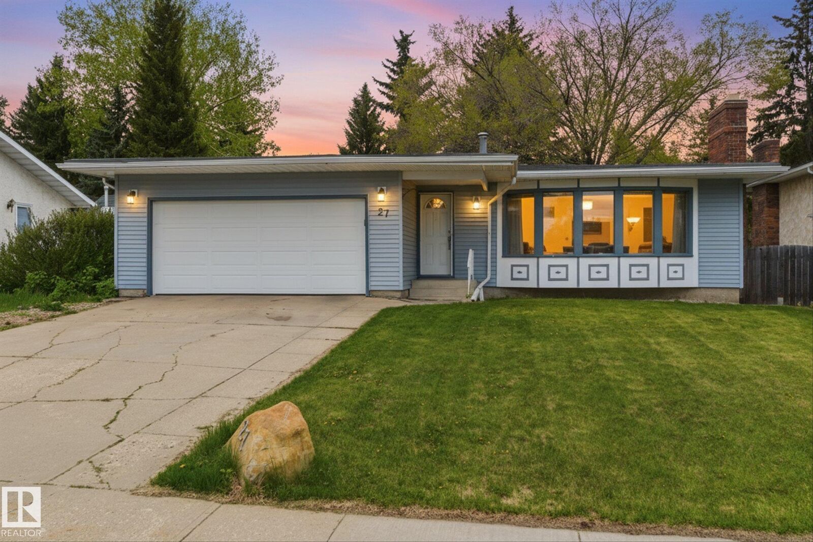 Property Photo:  27 Westview Crescent  AB T7X 1L2 