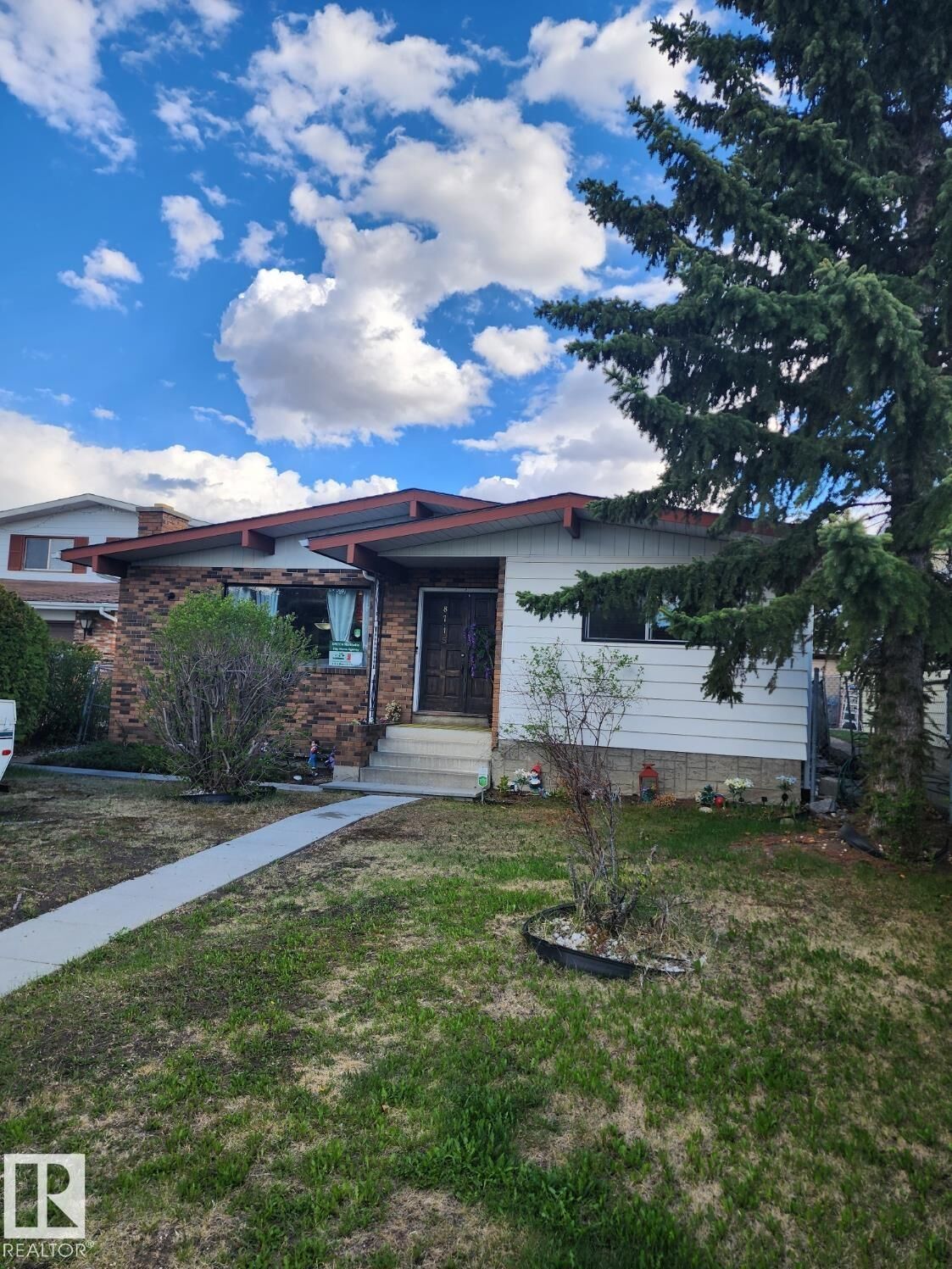 Property Photo: 8715 41 Avenue NW AB T6K 1G8
