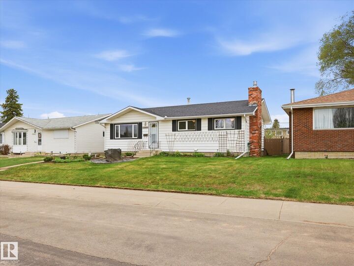 Property Photo:  13504 116 St NW NW  AB T5E 5J1 