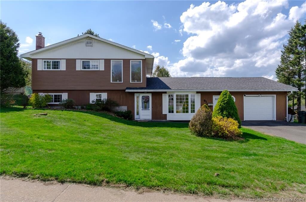 Property Photo: 91 Westgate Drive NB E2M 5C7