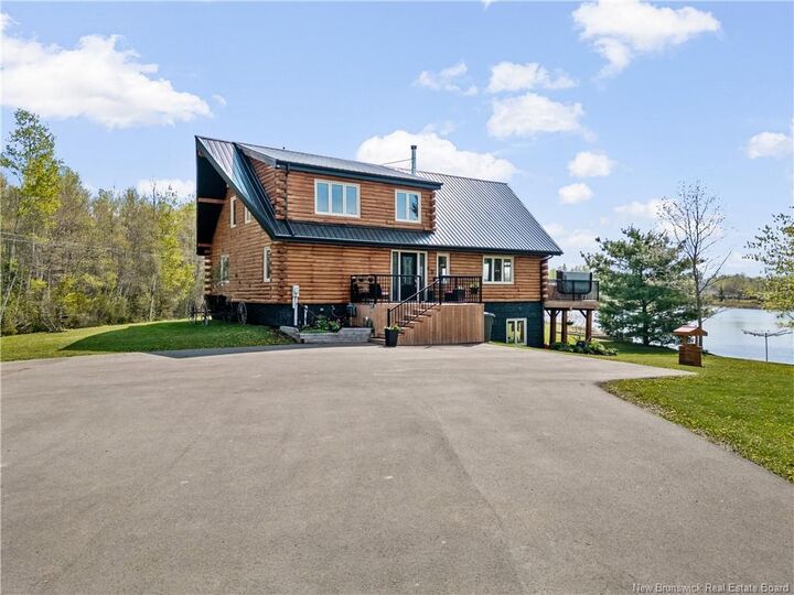 31 Clear View Road — photo 1