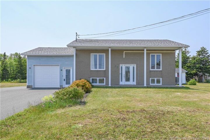 33 De La Baie Street — photo 1