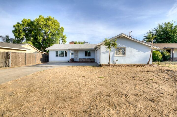 Property Photo:  3744 E Dakota Avenue  CA 93726 