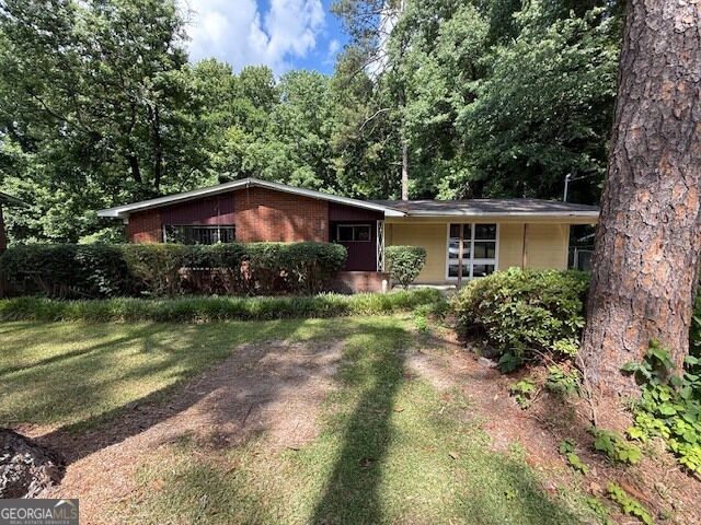 Property Photo:  2379 Country Club Drive SW  GA 30311 