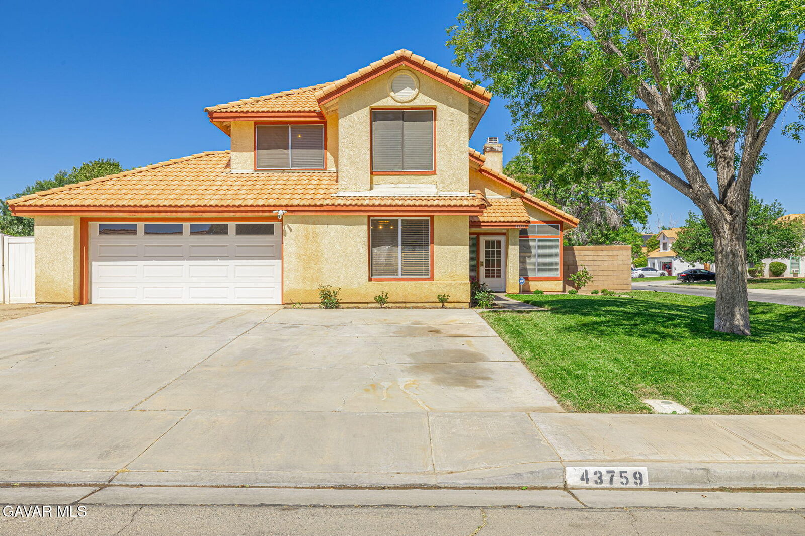 Property Photo:  43759 Dana Drive  CA 93535 