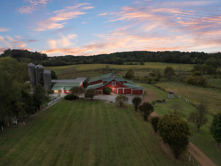 Property Photo: 852 County Road 422 TN 37329