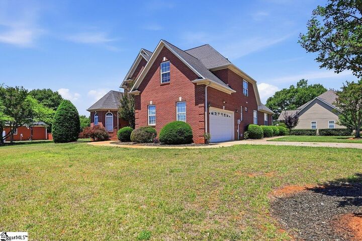 Property Photo: 504 Kiowa Drive SC 29316