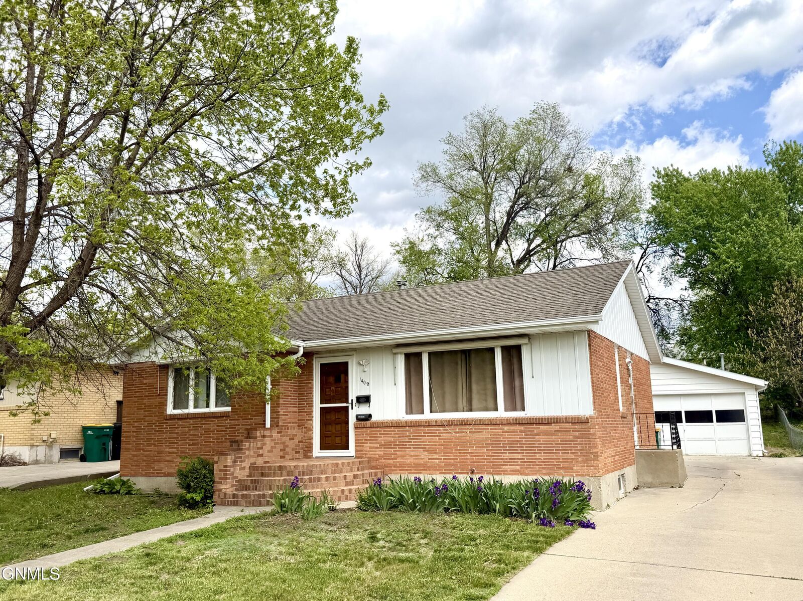 Property Photo: 1409 16th Street N ND 58501