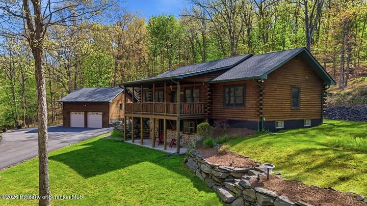 Property Photo:  124 Water View Drive  PA 18428 