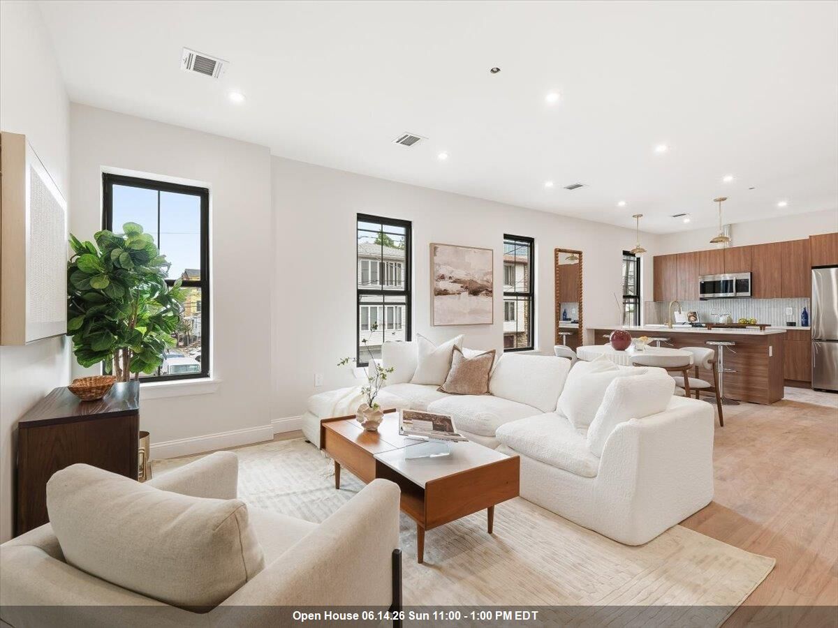 Property Photo:  29 Weldon St 2  NJ 07306 