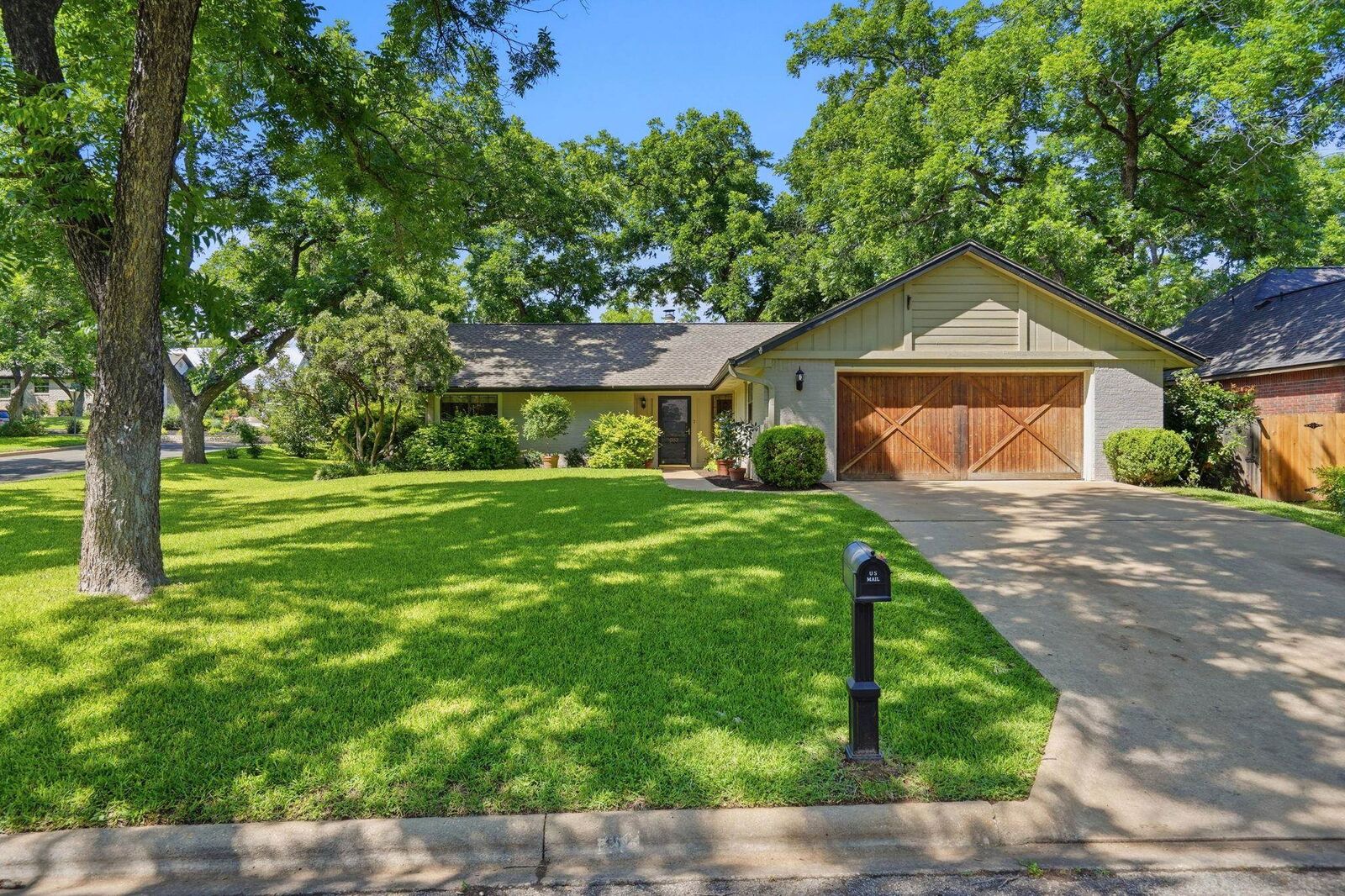 Property Photo:  352 San Saba  TX 78654 