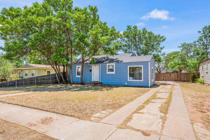 Property Photo:  2517 41st Street  TX 79413 