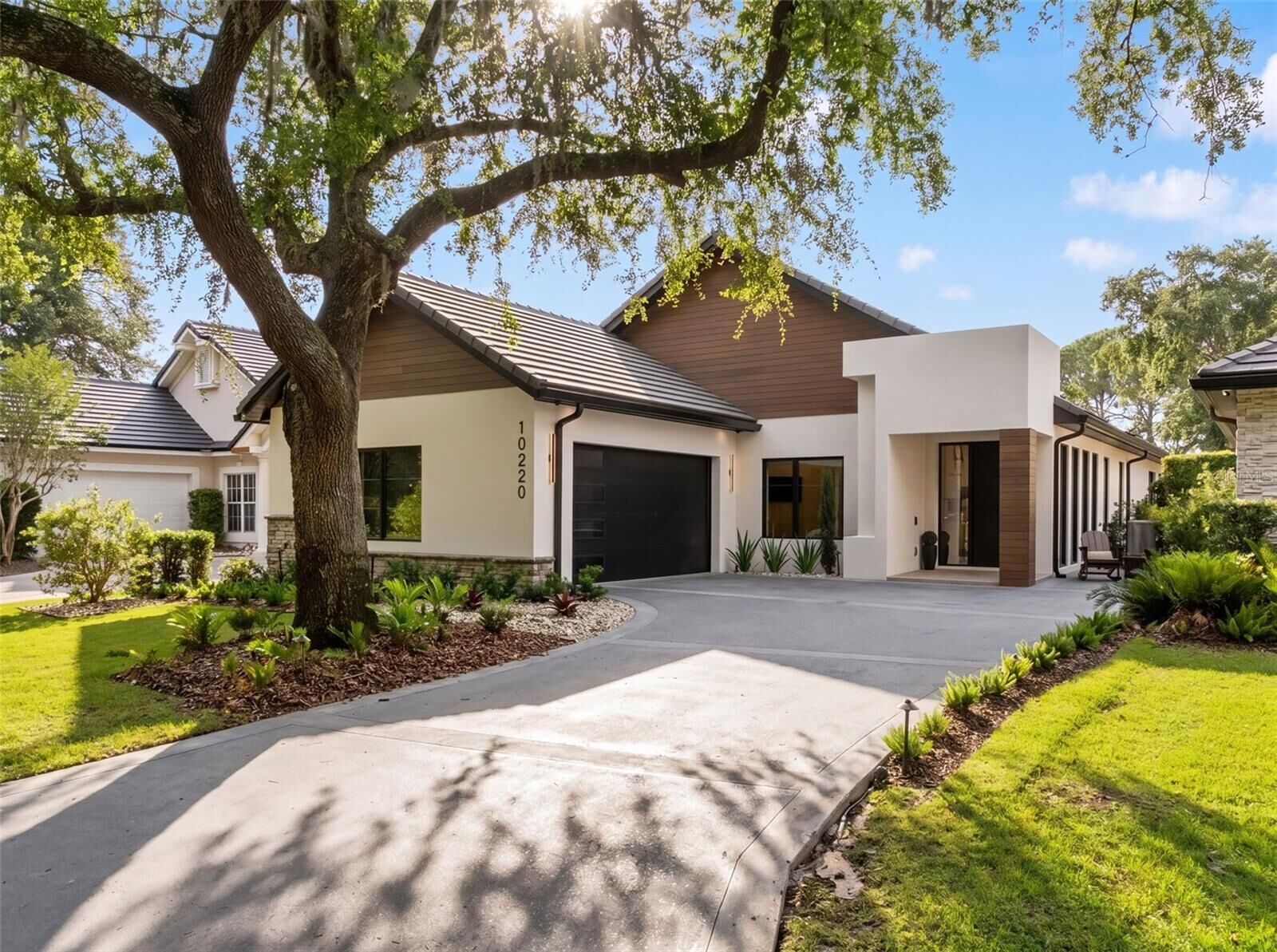 Property Photo:  10220 Chiltern Garden Drive  FL 32827 