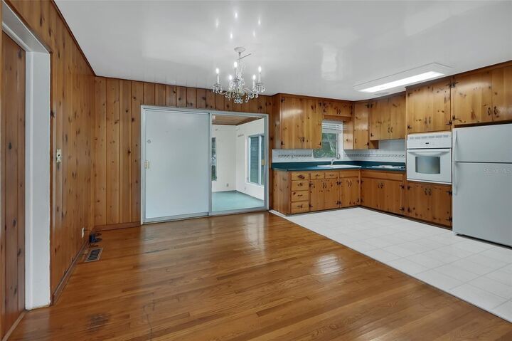 Property Photo:  1410 Talton Avenue  FL 32720 