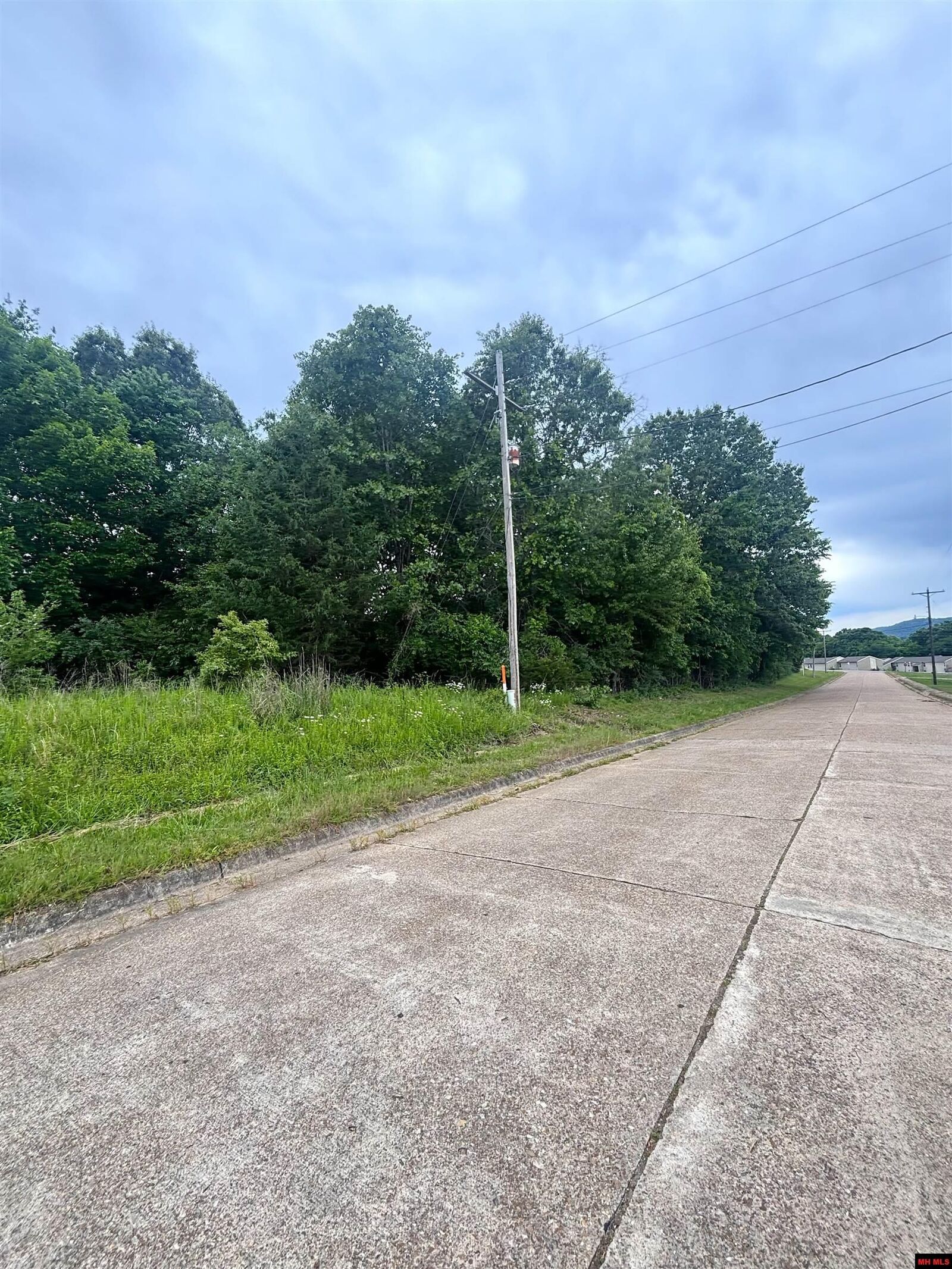 Property Photo:  770-05060-002 E Industrial Park  AR 72634 
