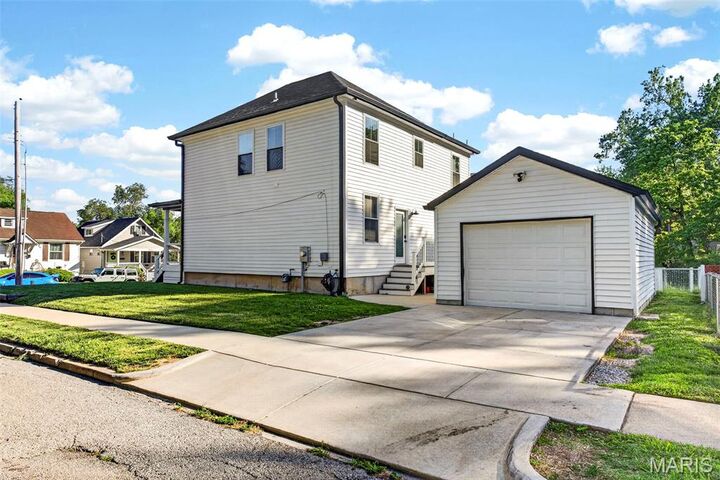 Property Photo:  3203 Byron Place  MO 63143 