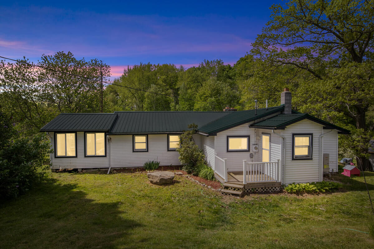Property Photo: 1674 W 104th Street MI 49327
