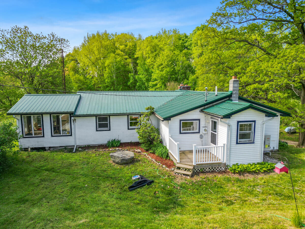 Property Photo: 1674 W 104th Street MI 49327
