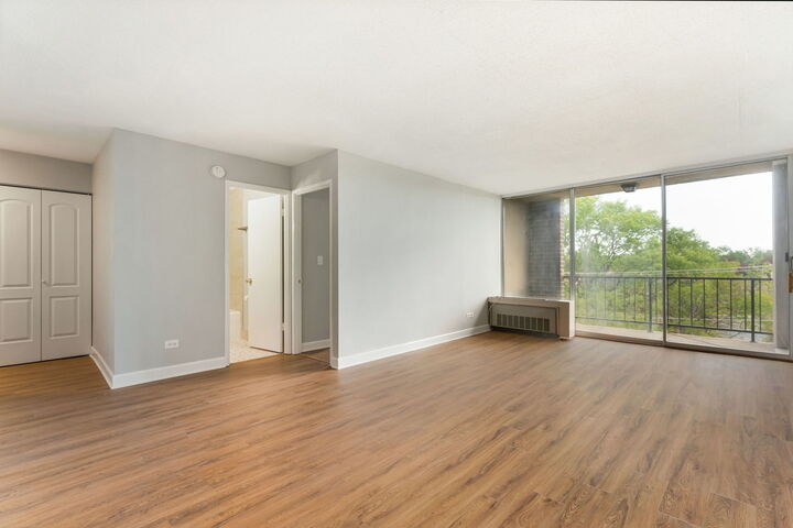 Property Photo:  1043 S York Road 310  IL 60106 