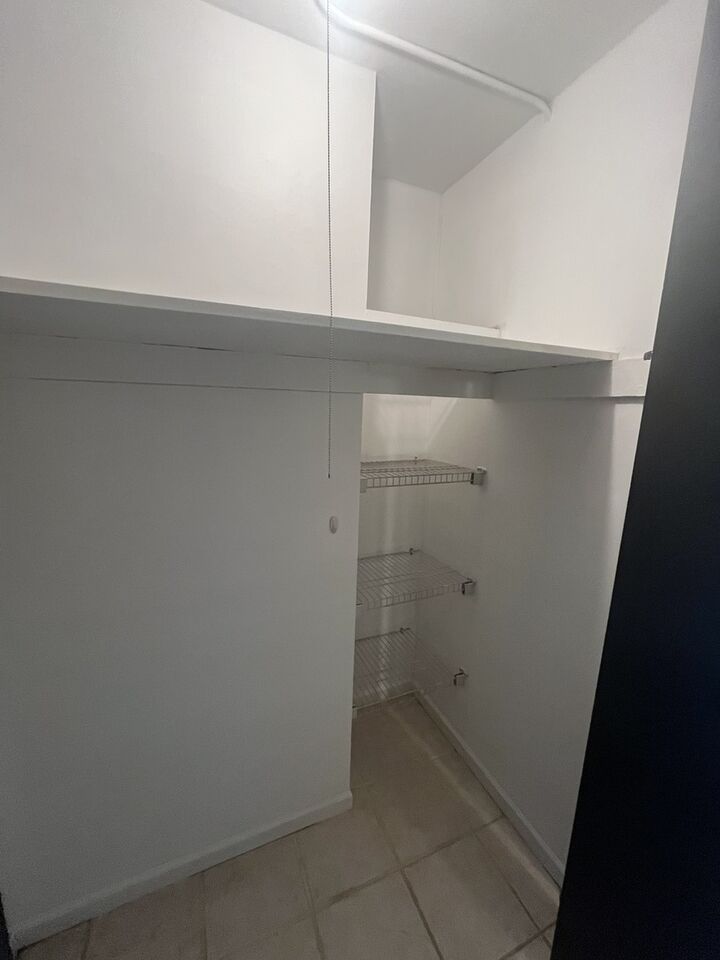Property Photo:  1 E Scott Street 1602  IL 60610 
