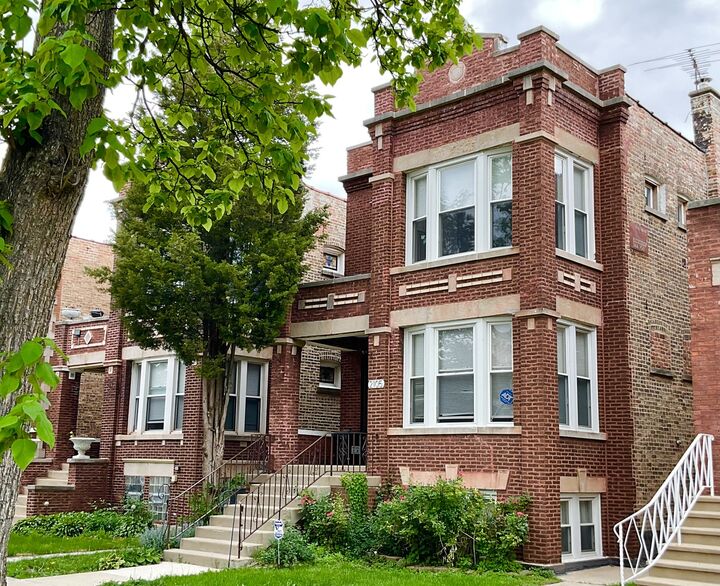 Property Photo:  2105 Highland Avenue  IL 60402 