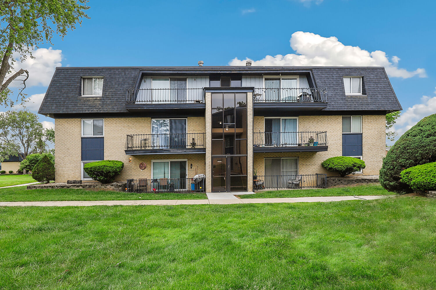 Property Photo:  11112 S 84th Avenue 1B  IL 60465 