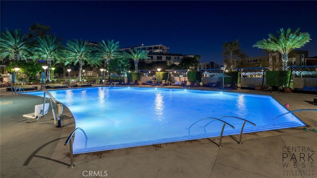 Property Photo: 21 Gramercy 102 CA 92612