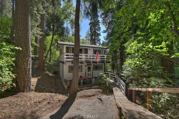 Property Photo: 802 Knight Court CA 92352