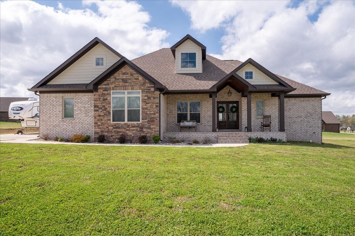 Property Photo:  114 Hurst Dr  TN 38468 