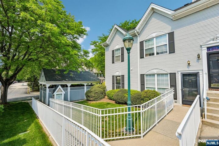 Property Photo:  1059 Chedworth Circle 1059  NJ 07430 