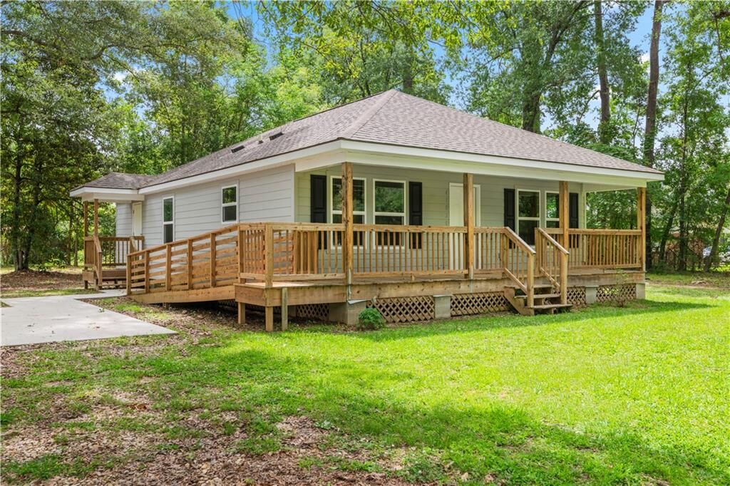 Property Photo: 41020 Duvic Lane LA 70454