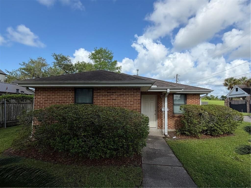 Property Photo:  96 Park Avenue  LA 70123 