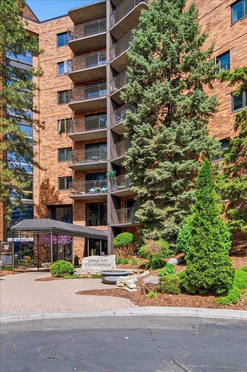 Property Photo:  210 W Grant Street 210  MN 55403 