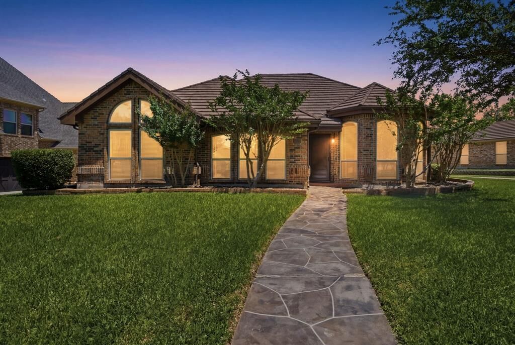 Property Photo: 3220 Evan Drive TX 76054