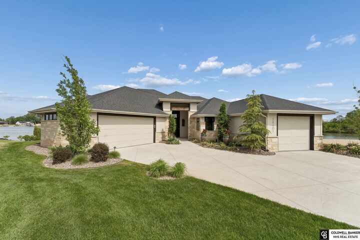 Property Photo: 28401 Laurel Circle NE 68064