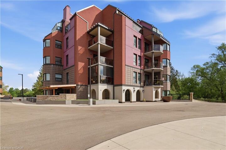 Property Photo:  52 Blue Springs Drive 22  ON N2J 4M4 