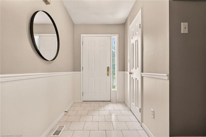 Property Photo: 1675 Upper Gage Avenue 31 ON L8W 3R8