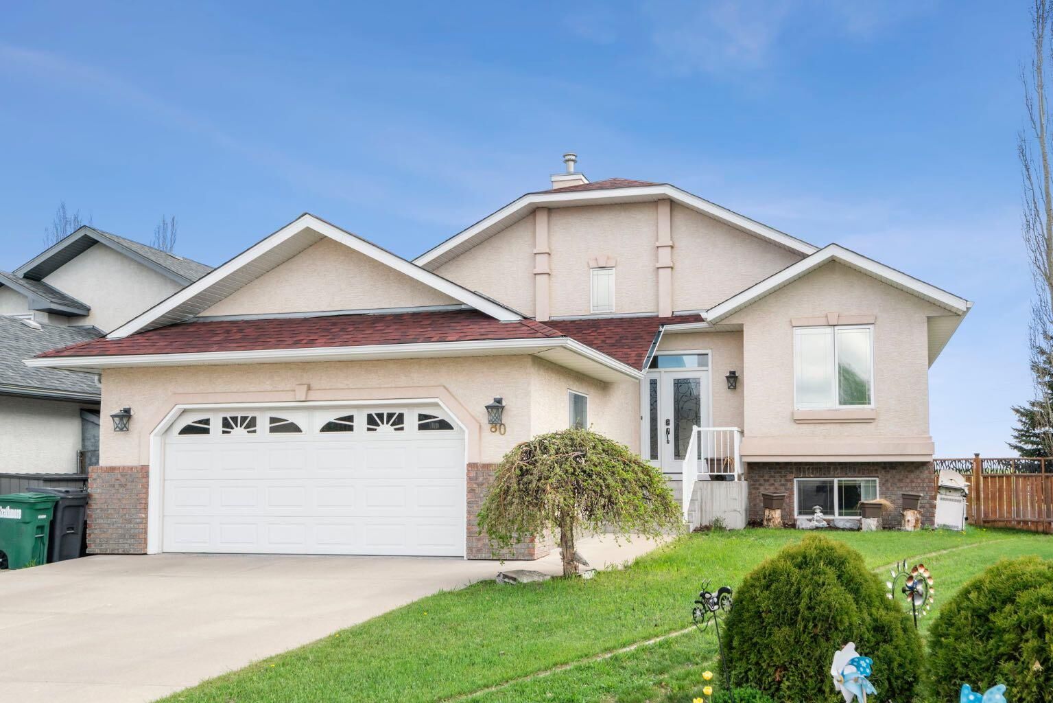 Property Photo:  80 Cambrille Crescent  AB T1P 1N2 