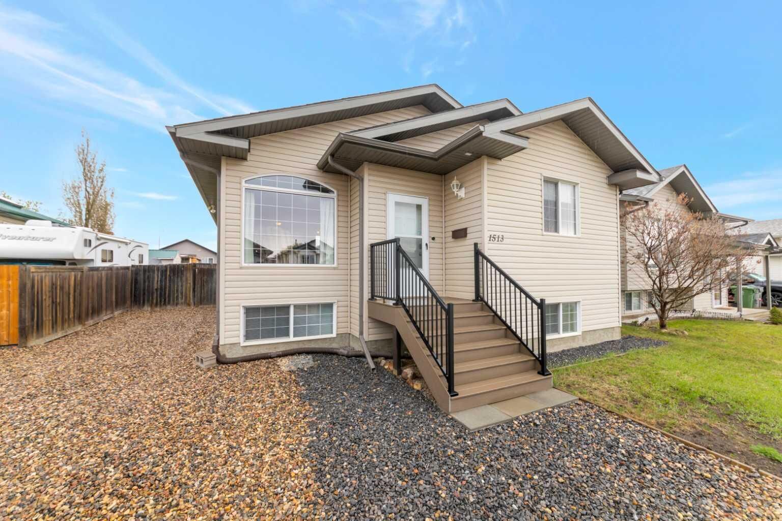 Property Photo:  1513 49 Avenue  SK S9V 2E7 