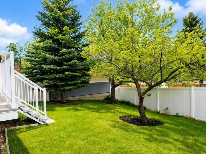 Property Photo: 72 Millside Drive SW 6 AB T2Y 2P9
