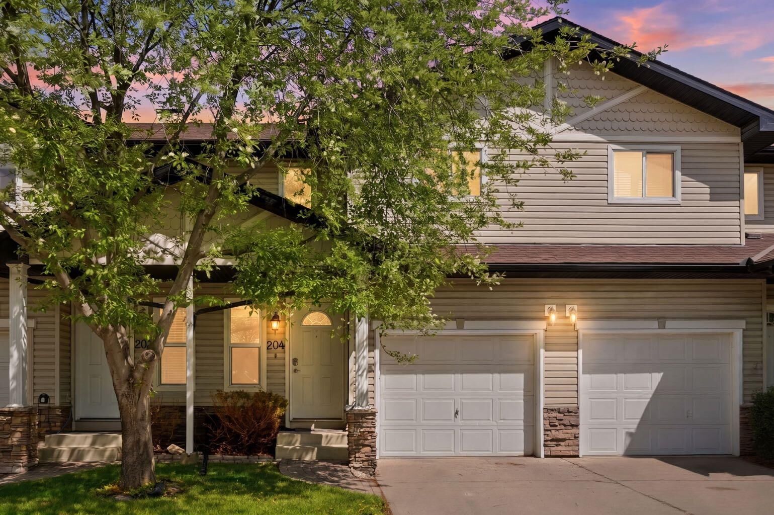 Property Photo:  760 Railway Gate SW 204  AB T4B 3C5 