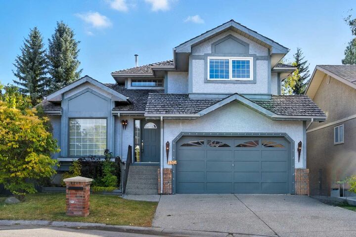 135 Canterbury Court SW — photo 1