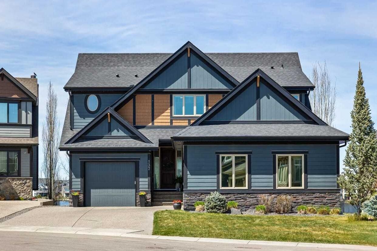 Property Photo:  137 Auburn Shores Landing SE  AB T3M 1T5 