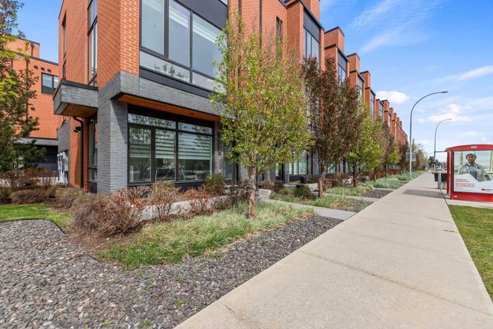 3040 Parkdale Boulevard NW — photo 1