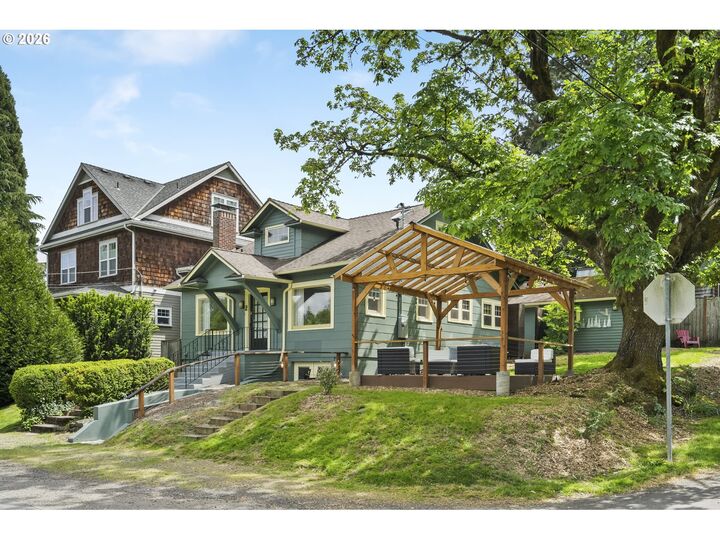 Property Photo: 5232 SW Florida St OR 97219
